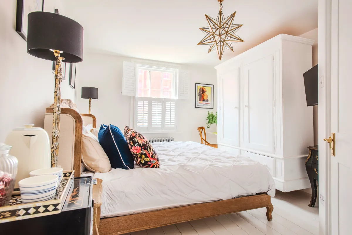 Bijou King Guest Room